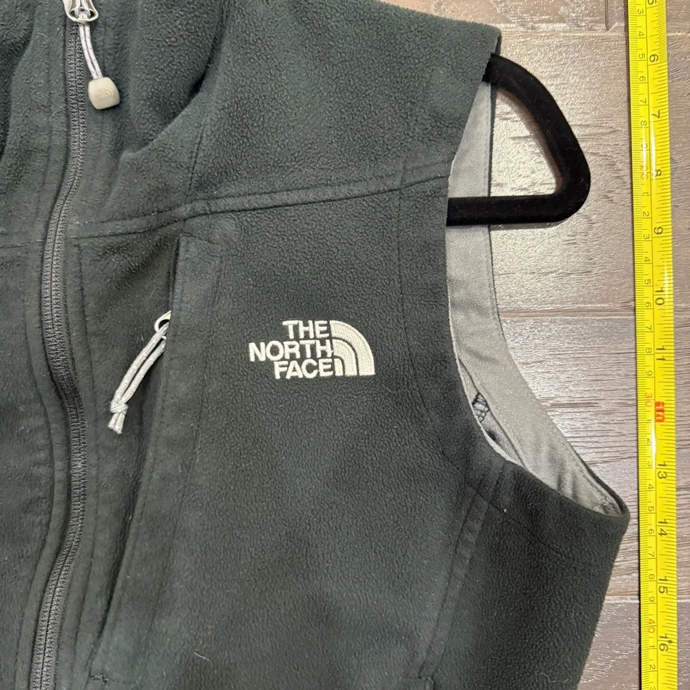 The North Face WindWall Fleece Vest – Women’s Medium Black - Picture 4 of 8